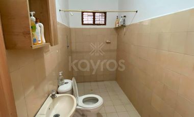 Casa de 2 pisos en venta en el barrio Holanda, Montería: 5 habitaciones, 3 baños y ubicación estratégica