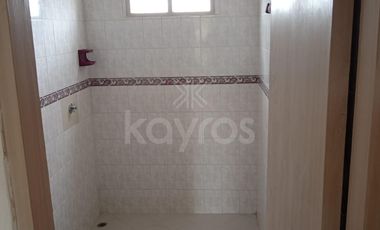 Casa de 2 pisos en venta en el barrio Holanda, Montería: 5 habitaciones, 3 baños y ubicación estratégica