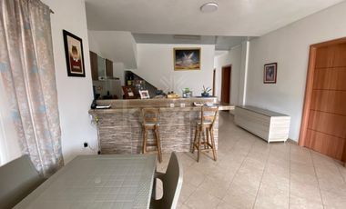 Casa de 2 pisos en venta en el barrio Holanda, Montería: 5 habitaciones, 3 baños y ubicación estratégica