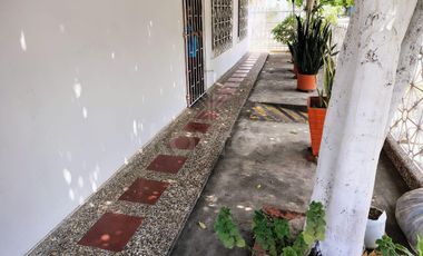 Casa esquinera en venta en el Centro de Montería: 3 habitaciones, 3 baños y garaje