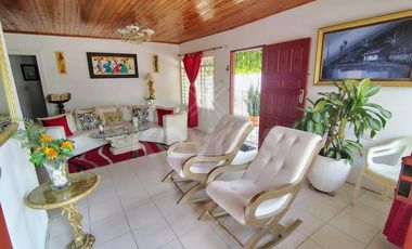 Casa esquinera en venta en el Centro de Montería: 3 habitaciones, 3 baños y garaje