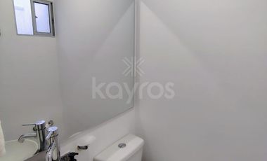 Casa de dos pisos en venta en Campo Alegre, Montería: Estudio, 3 habitaciones, balcón, garaje eléctrico y zona amplia para tu familia