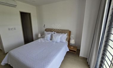 Casa de dos pisos en venta en Campo Alegre, Montería: Estudio, 3 habitaciones, balcón, garaje eléctrico y zona amplia para tu familia