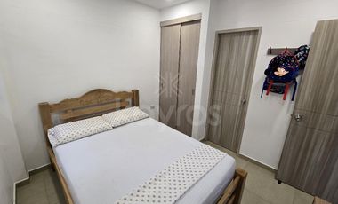 Casa de dos pisos en venta en Campo Alegre, Montería: Estudio, 3 habitaciones, balcón, garaje eléctrico y zona amplia para tu familia