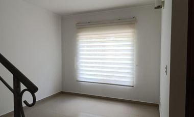 Casa de 2 pisos en venta en La Castellana en Montería: 3 habitaciones, vestier privado, piscina social y alta valorización