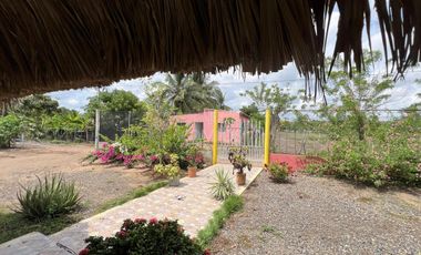 Venta de casa campestre El Faro 2, Montería: 4 habitaciones, 3 baños y lote de 4.800 m² salón grande y kioskos de lujo