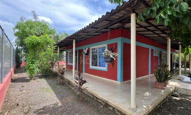 Venta de casa campestre El Faro 2, Montería: 4 habitaciones, 3 baños y lote de 4.800 m² salón grande y kioskos de lujo