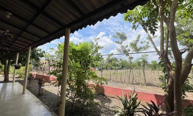 Venta de casa campestre El Faro 2, Montería: 4 habitaciones, 3 baños y lote de 4.800 m² salón grande y kioskos de lujo