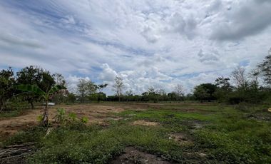 Venta de casa campestre El Faro 2, Montería: 4 habitaciones, 3 baños y lote de 4.800 m² salón grande y kioskos de lujo