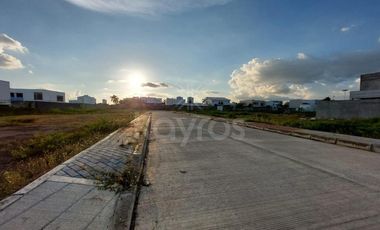 Lote esquinero en venta en Prados de Picacho, Montería: Exclusividad, amplias zonas sociales y seguridad garantizada