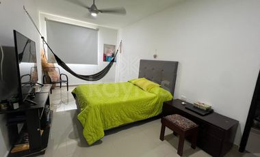 Casa en venta de 2 Pisos en Monteverde Montería: 3 habitaciones, sala de estar y balcón privado.