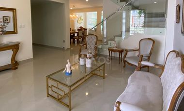 Casa moderna en venta en La Castellana, Montería: 4 baños, espacios amplios y acabados de lujo