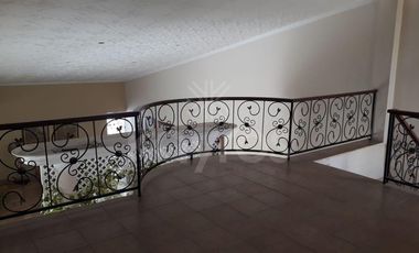 Casa exclusiva en venta en El Recreo Montería: 4 habitaciones, 2 patios y garaje para 4 carros