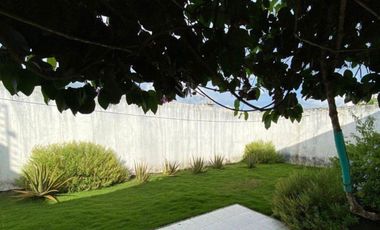 Casa exclusiva en venta en El Recreo Montería: 4 habitaciones, 2 patios y garaje para 4 carros