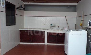 Casa exclusiva en venta en El Recreo Montería: 4 habitaciones, 2 patios y garaje para 4 carros