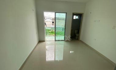 Casa de 2 pisos en venta en Vallejo Montería: 3 habitaciones, vestier y diseño moderno