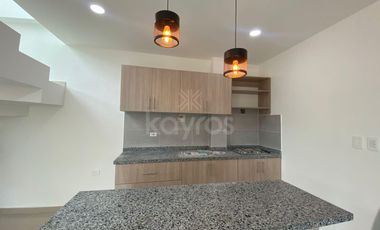 Casa de 2 pisos en venta en Vallejo Montería: 3 habitaciones, vestier y diseño moderno