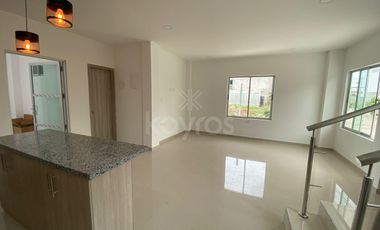 Casa de 2 pisos en venta en Vallejo Montería: 3 habitaciones, vestier y diseño moderno