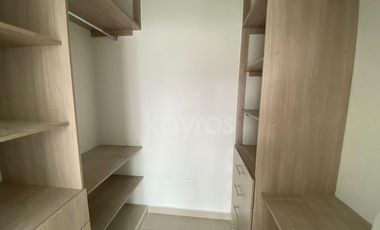 Casa de 2 pisos en venta en Vallejo Montería: 3 habitaciones, vestier y diseño moderno