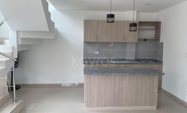 Casa de 2 pisos en venta en Vallejo Montería: 3 habitaciones, vestier y diseño moderno