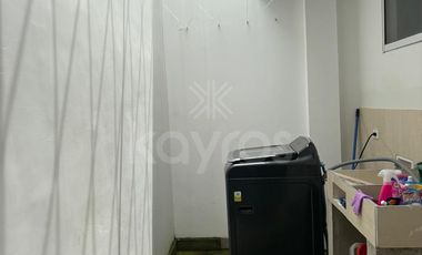 Venta de local con apartamento en Planeta Rica: 4 habitaciones, garaje, terraza, estudio y espacio para tu propio negocio