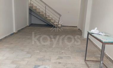 Venta de local con apartamento en Planeta Rica: 4 habitaciones, garaje, terraza, estudio y espacio para tu propio negocio