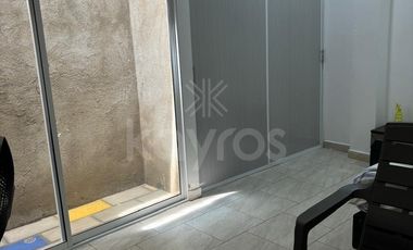 Venta de local con apartamento en Planeta Rica: 4 habitaciones, garaje, terraza, estudio y espacio para tu propio negocio