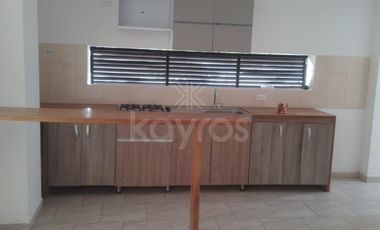 Venta de local con apartamento en Planeta Rica: 4 habitaciones, garaje, terraza, estudio y espacio para tu propio negocio