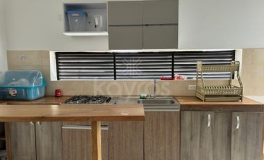 Venta de local con apartamento en Planeta Rica: 4 habitaciones, garaje, terraza, estudio y espacio para tu propio negocio