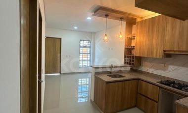 Casa en venta en Urbanización Vallejo Montería: 3 habitaciones, vestier y cocina equipada