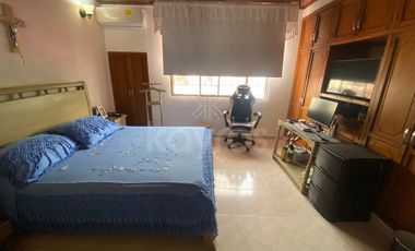 Casa de 2 pisos en venta en La Castellana Montería: 3 Habitaciones, biblioteca, 2 garaje y alta valorización