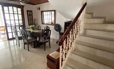 Casa de 2 pisos en venta en La Castellana Montería: 3 Habitaciones, biblioteca, 2 garaje y alta valorización