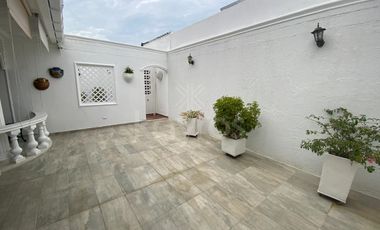 Casa de 2 pisos en venta en La Castellana Montería: 3 Habitaciones, biblioteca, 2 garaje y alta valorización