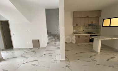 Casa de dos pisos en venta en Mi Refugio Montería: 4 habitaciones, patio amplio y zona de alto crecimiento