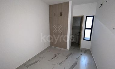 Casa de dos pisos en venta en Mi Refugio Montería: 4 habitaciones, patio amplio y zona de alto crecimiento