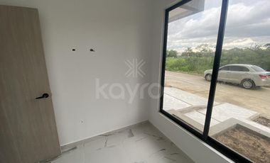 Casa de dos pisos en venta en Mi Refugio Montería: 4 habitaciones, patio amplio y zona de alto crecimiento