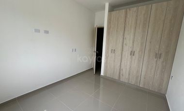 Casa de 2 pisos en venta en el barrio Guadalupe, Montería: 3 habitaciones, patio y terraza amplia