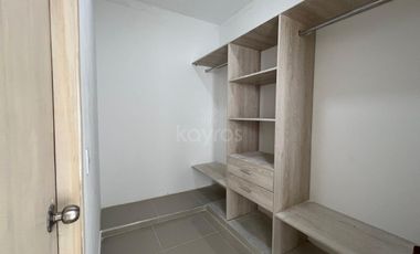 Casa de 2 pisos en venta en el barrio Guadalupe, Montería: 3 habitaciones, patio y terraza amplia