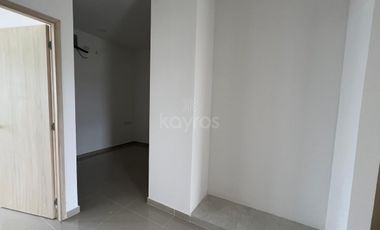 Casa de 2 pisos en venta en el barrio Guadalupe, Montería: 3 habitaciones, patio y terraza amplia