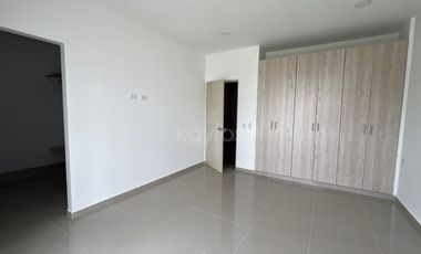 Casa de 2 pisos en venta en el barrio Guadalupe, Montería: 3 habitaciones, patio y terraza amplia