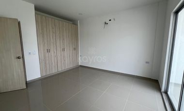 Casa de 2 pisos en venta en el barrio Guadalupe, Montería: 3 habitaciones, patio y terraza amplia