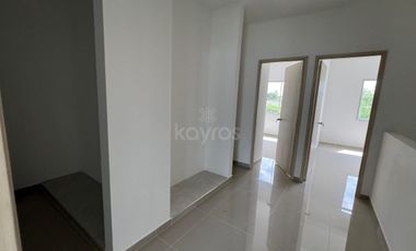 Casa de 2 pisos en venta en el barrio Guadalupe, Montería: 3 habitaciones, patio y terraza amplia