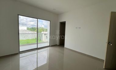 Casa de 2 pisos en venta en el barrio Guadalupe, Montería: 3 habitaciones, patio y terraza amplia