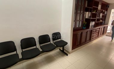 Casa amplia en el Centro de Montería: 3 Habitaciones, jardín, kiosco y ubicación privilegiada