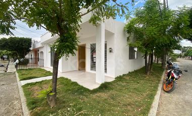 Casa esquinera amplia en el barrio 6 de marzo  Montería, con buena distribución