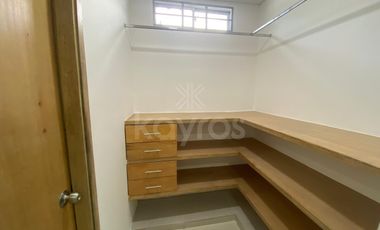 Casa esquinera amplia en el barrio 6 de marzo  Montería, con buena distribución