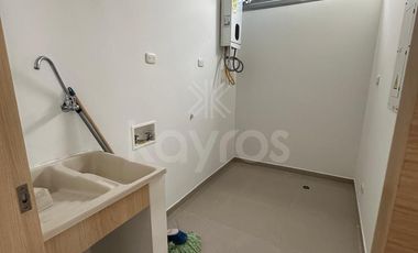 Apartamento de 219m² en el Recreo, Montería: 3 Habitaciones, Jacuzzi, Piscina y Cancha de Squash