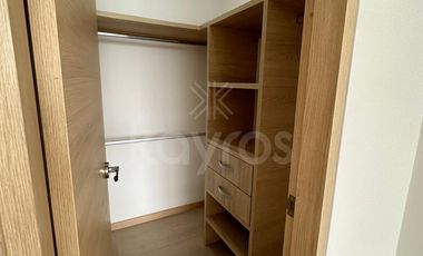 Apartamento de 219m² en el Recreo, Montería: 3 Habitaciones, Jacuzzi, Piscina y Cancha de Squash