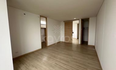 Apartamento de 219m² en el Recreo, Montería: 3 Habitaciones, Jacuzzi, Piscina y Cancha de Squash