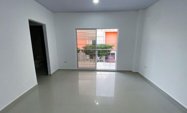 Se vende casa de dos pisos en Portal de la Candelaria Montería